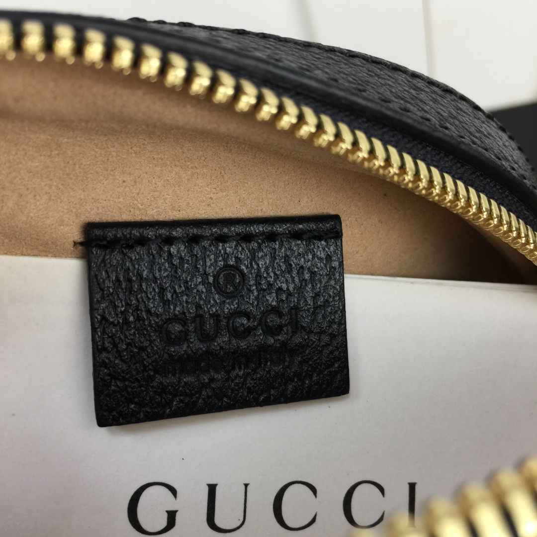 Gucci Round Bags